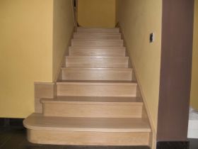 Escalera roble varandilla forja 15.jpg